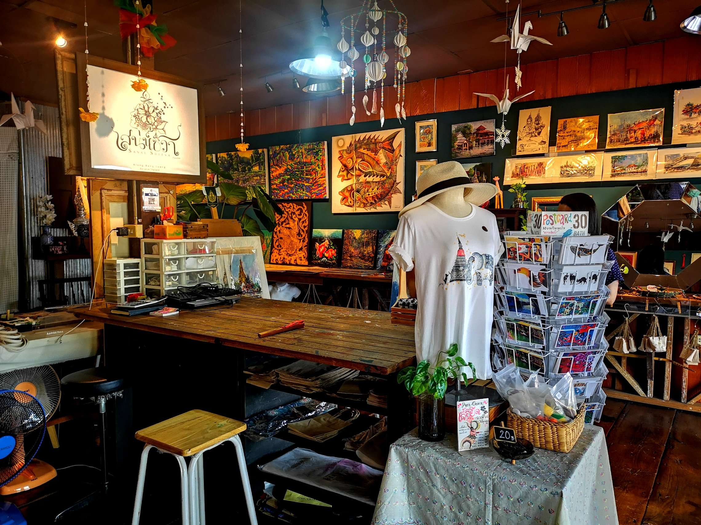 運河に浮かぶ アーティスト・ハウスへお立ち寄り