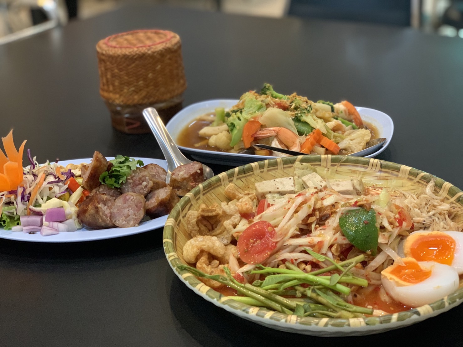 Krua Khun Nidにてランチ