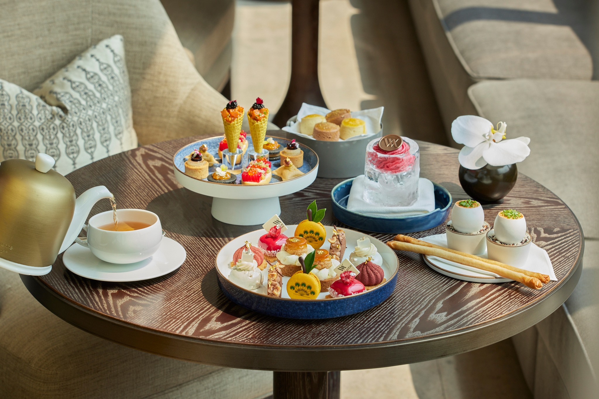 アフタヌーンティーをお楽しみください