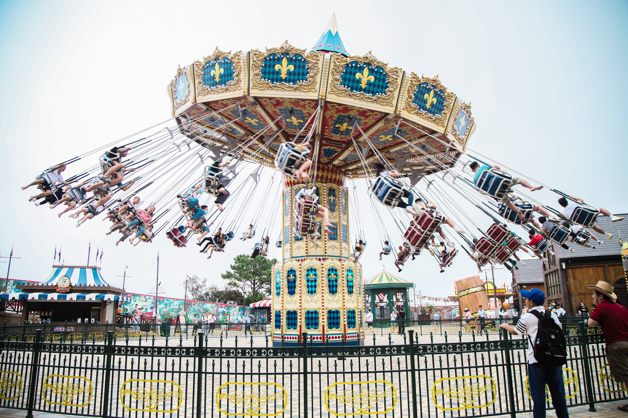 フレンチヴィレッジに到着・自由行動（約1時間）