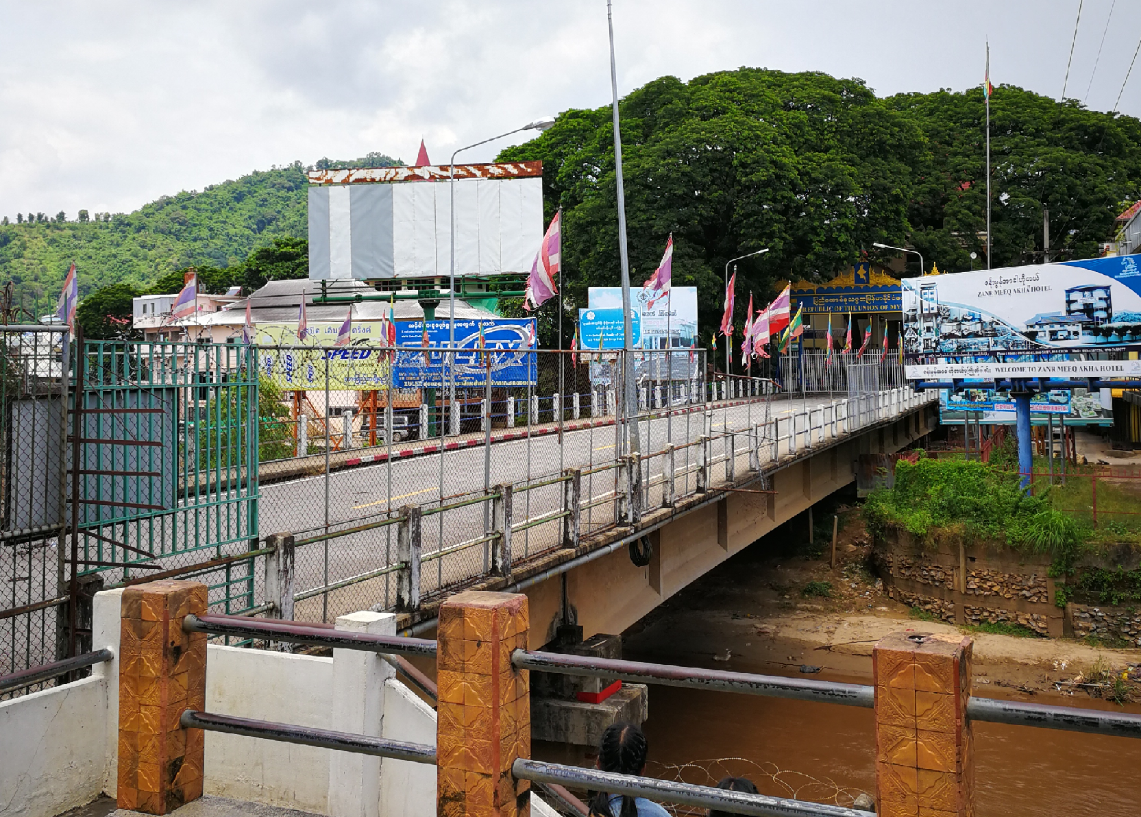 メーサイ国境へ（タイ側からタイとミャンマーの国境を見学＆散策）