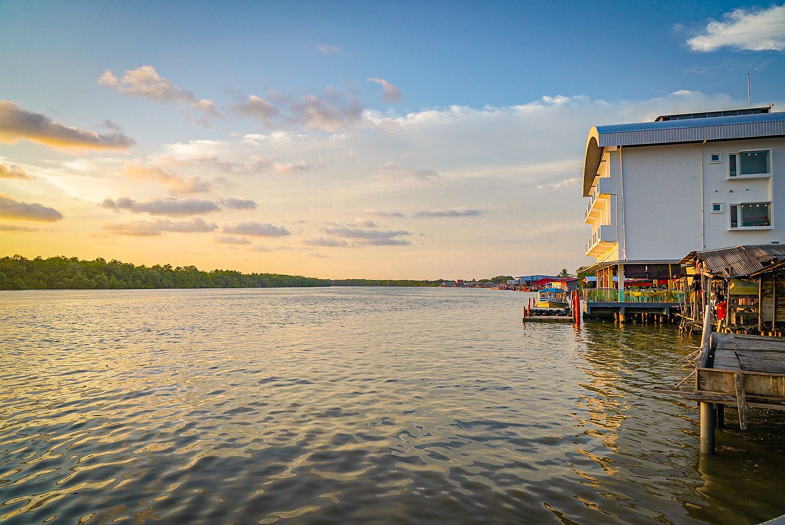 クアラセランゴール船乗り場到着
