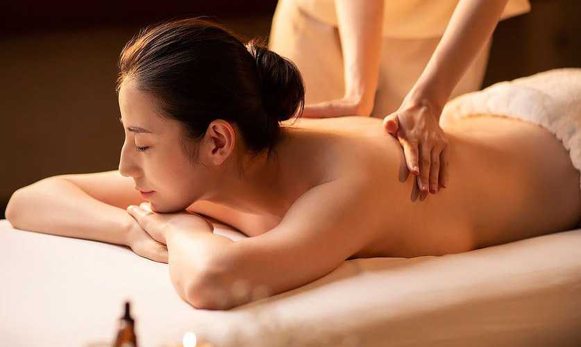 90分間のアロマセラピーマッサージをお楽しみください