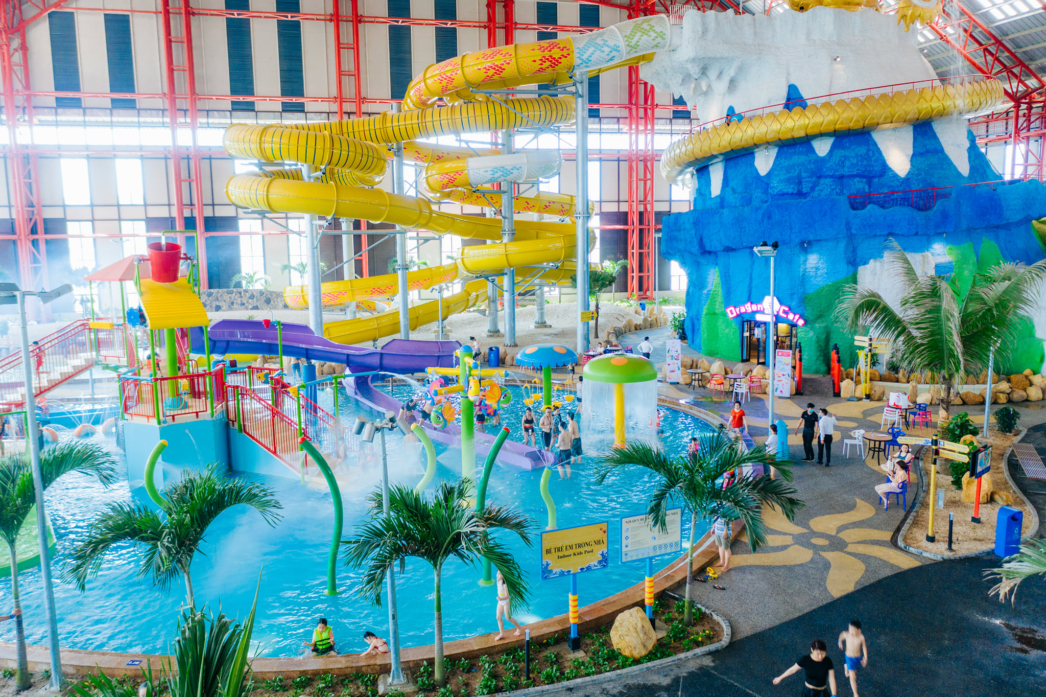 館内では自由行動となります