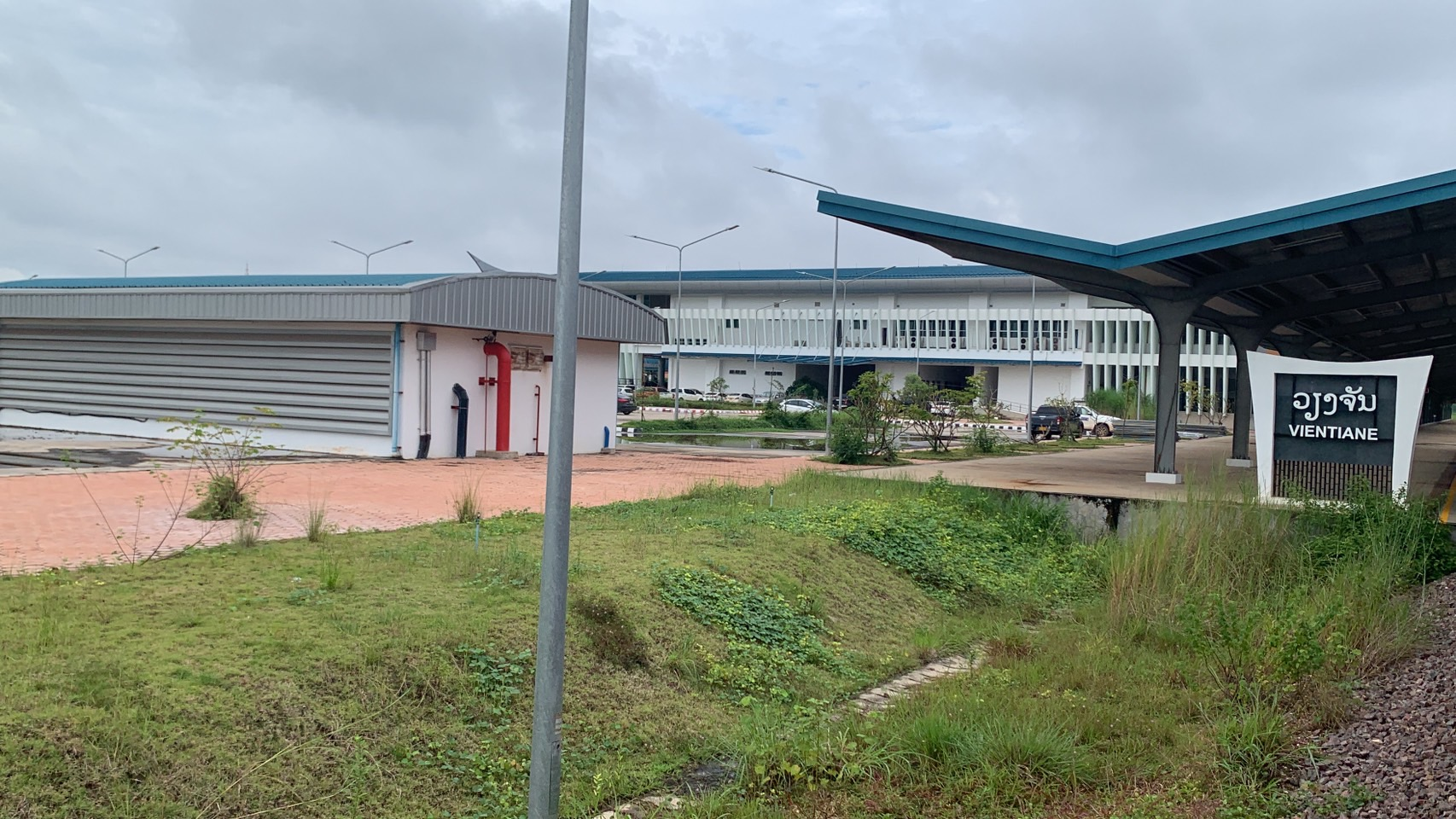 ビエンチャン・カムサワート駅 到着、列車下車