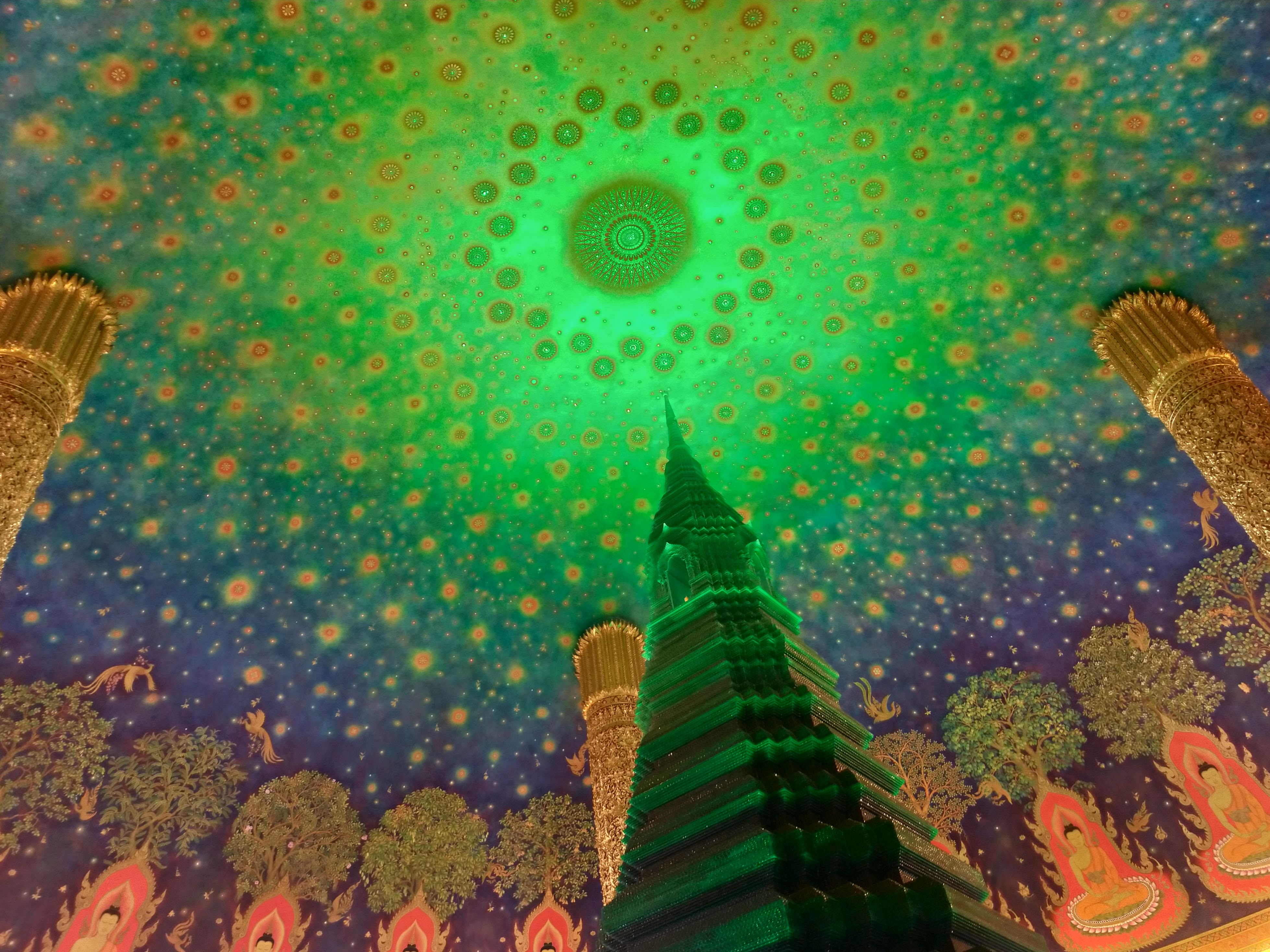 エメラルド色の仏舎利殿がインスタ映え「ワット・パクナム」