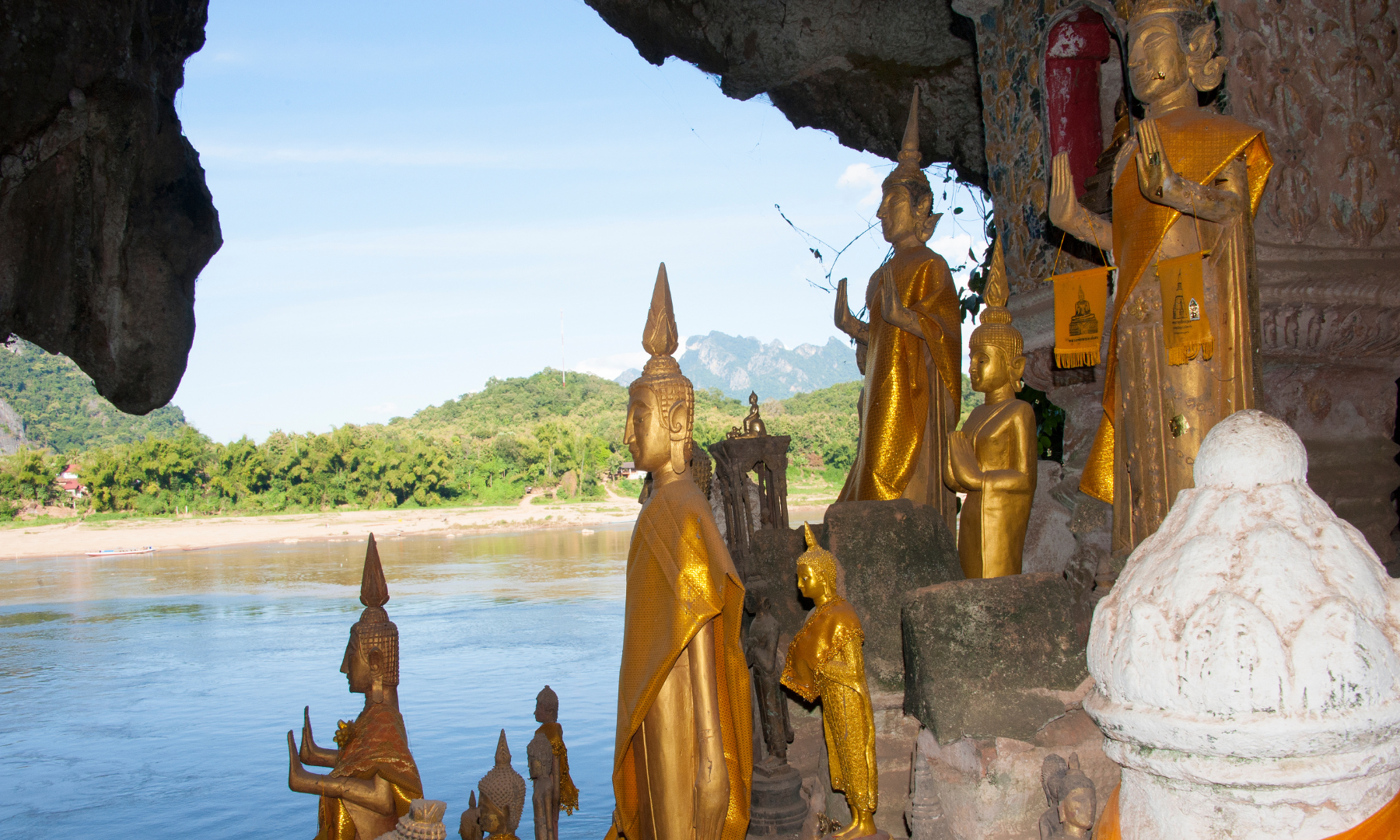 パクウー洞窟 観光