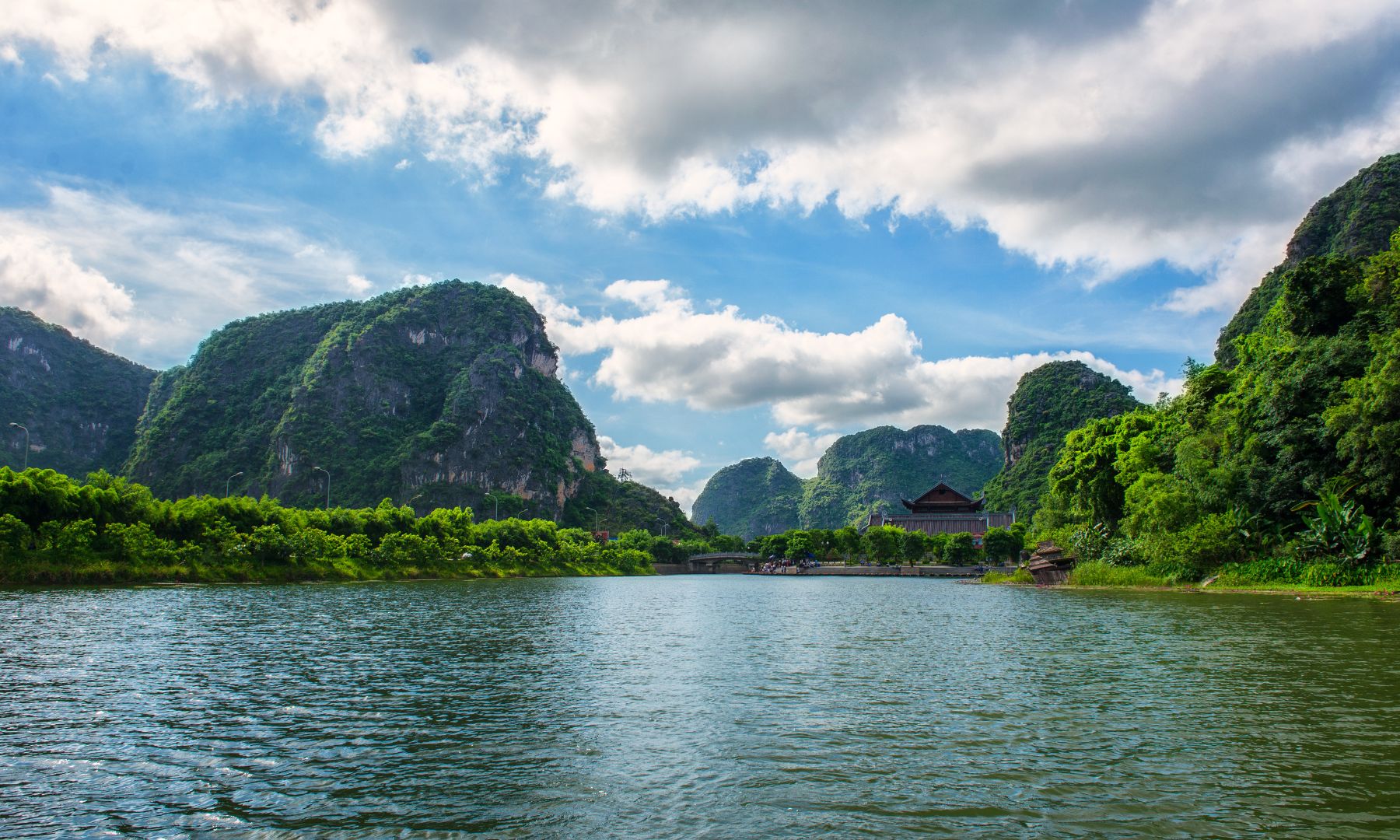 「陸のハロン湾」チャンアン景観地帯 到着