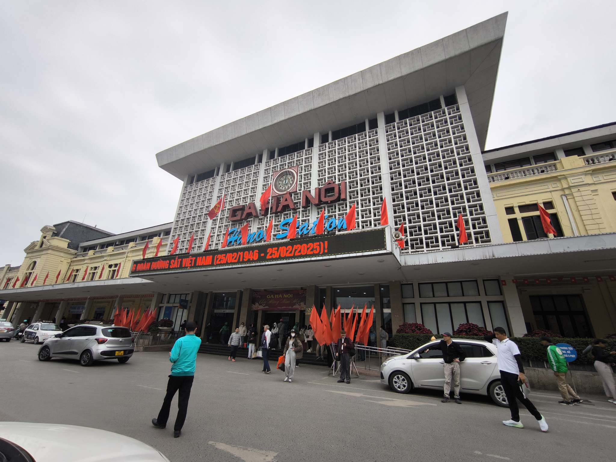 ハノイ駅 列車到着