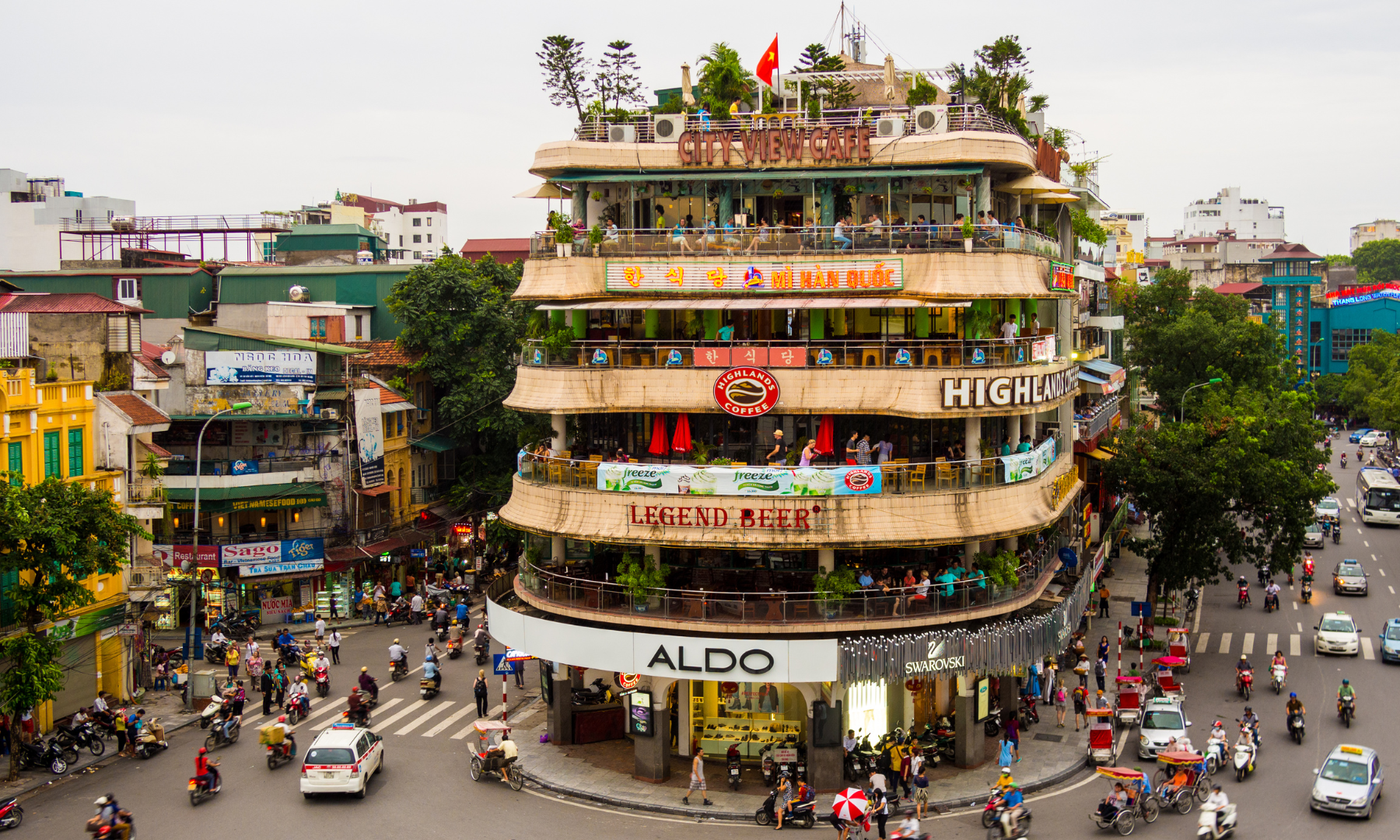 お土産屋さんが立ち並ぶハンガイ通りでフリータイム