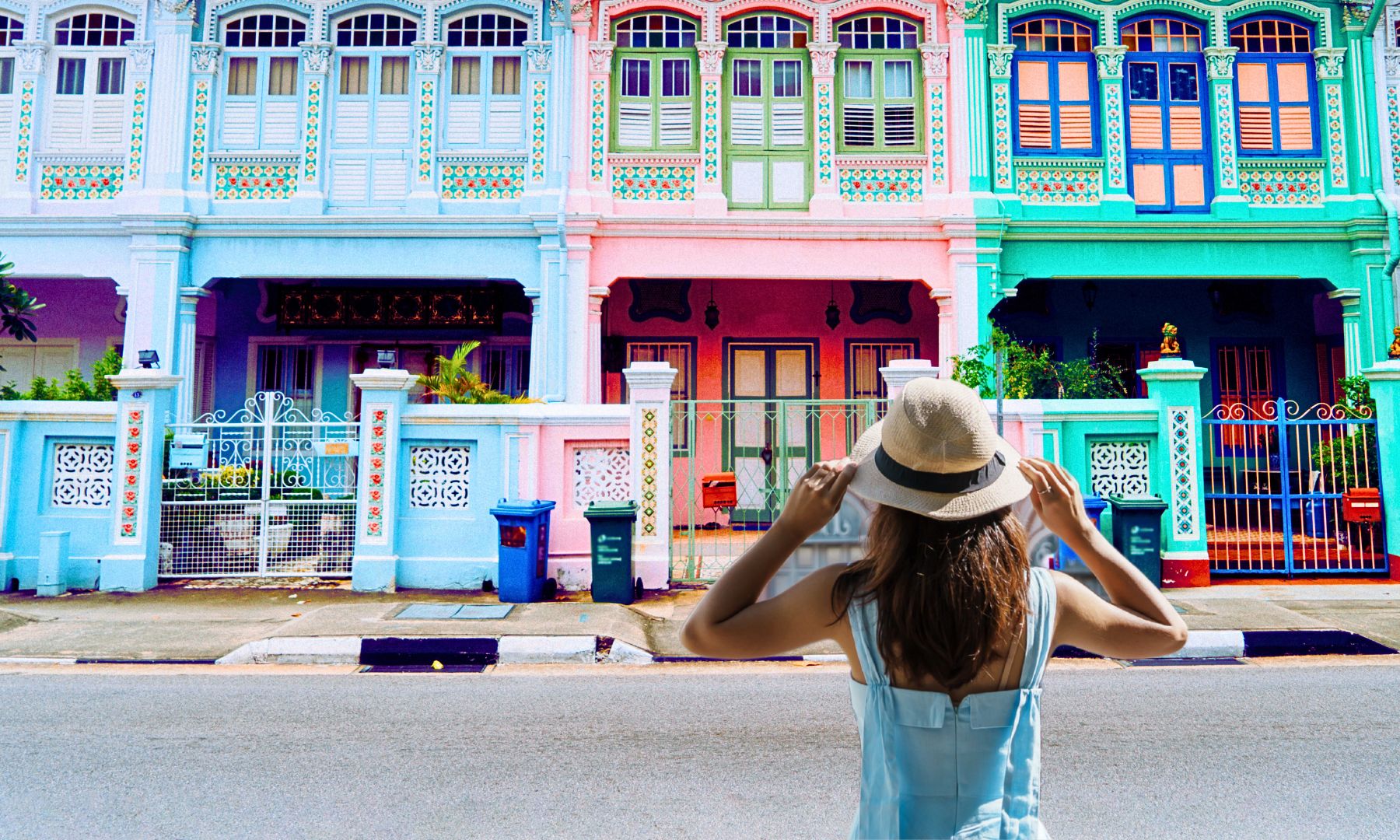 カラフルな建物が並ぶ、可愛い街・カトンを散策