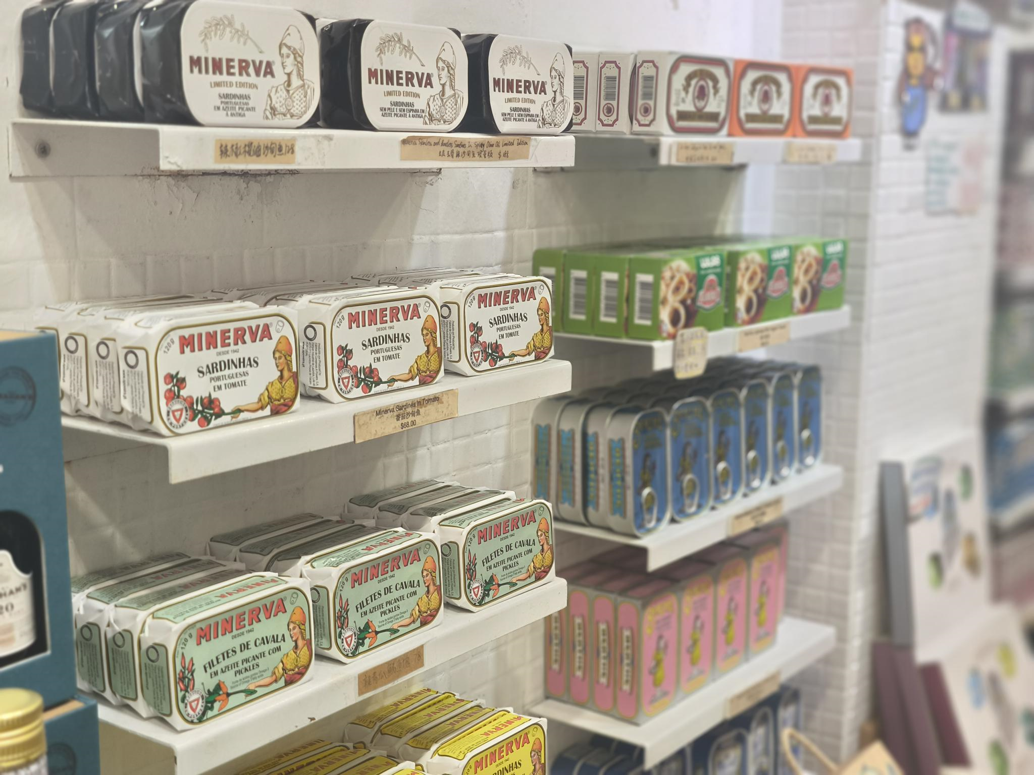 お土産にカフェに、食べ歩きも楽しめる官屋街をぶらり散策♪