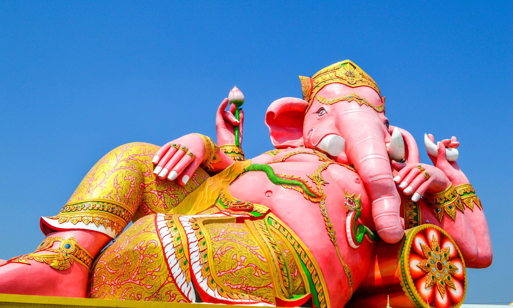 "ピンクガネーシャ"でお馴染みの「ワット・サマーン 」へお立ち寄り