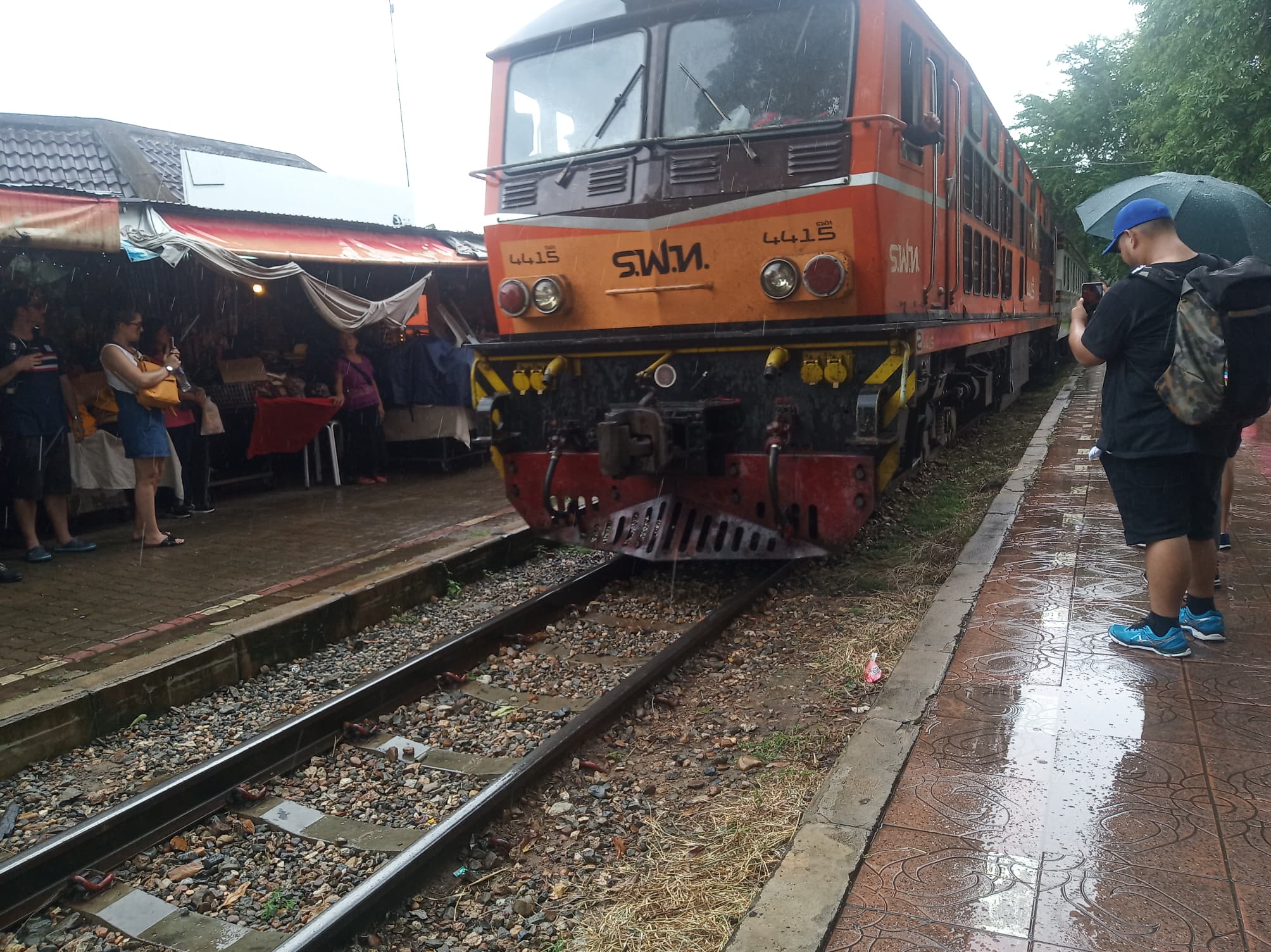 列車(指定座席)に乗車 　