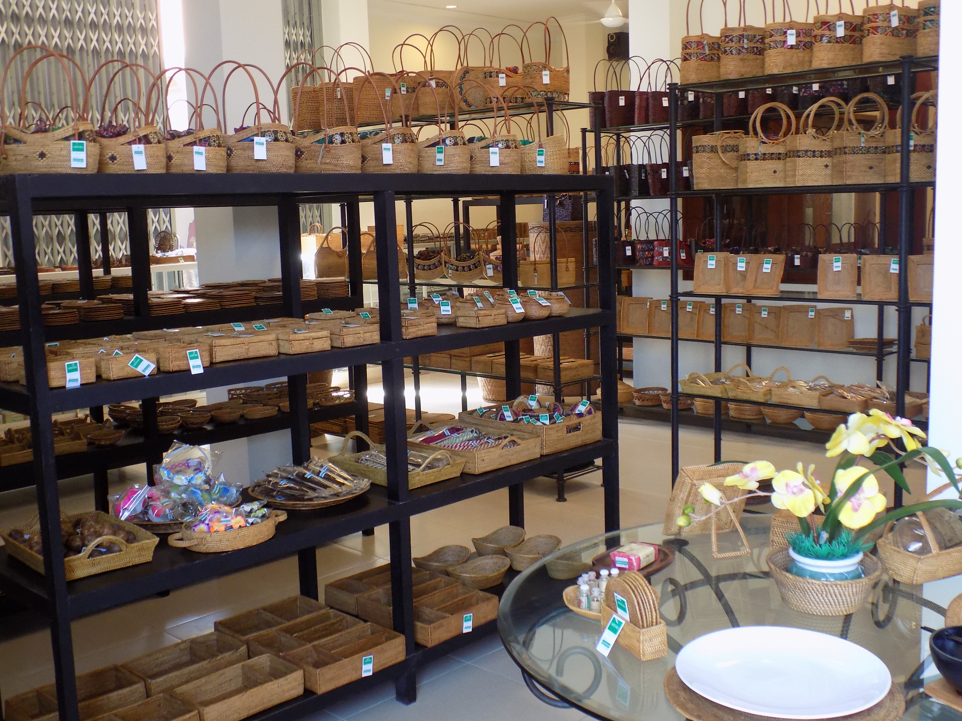 ハイパーマート等 地元商店到着(90分)