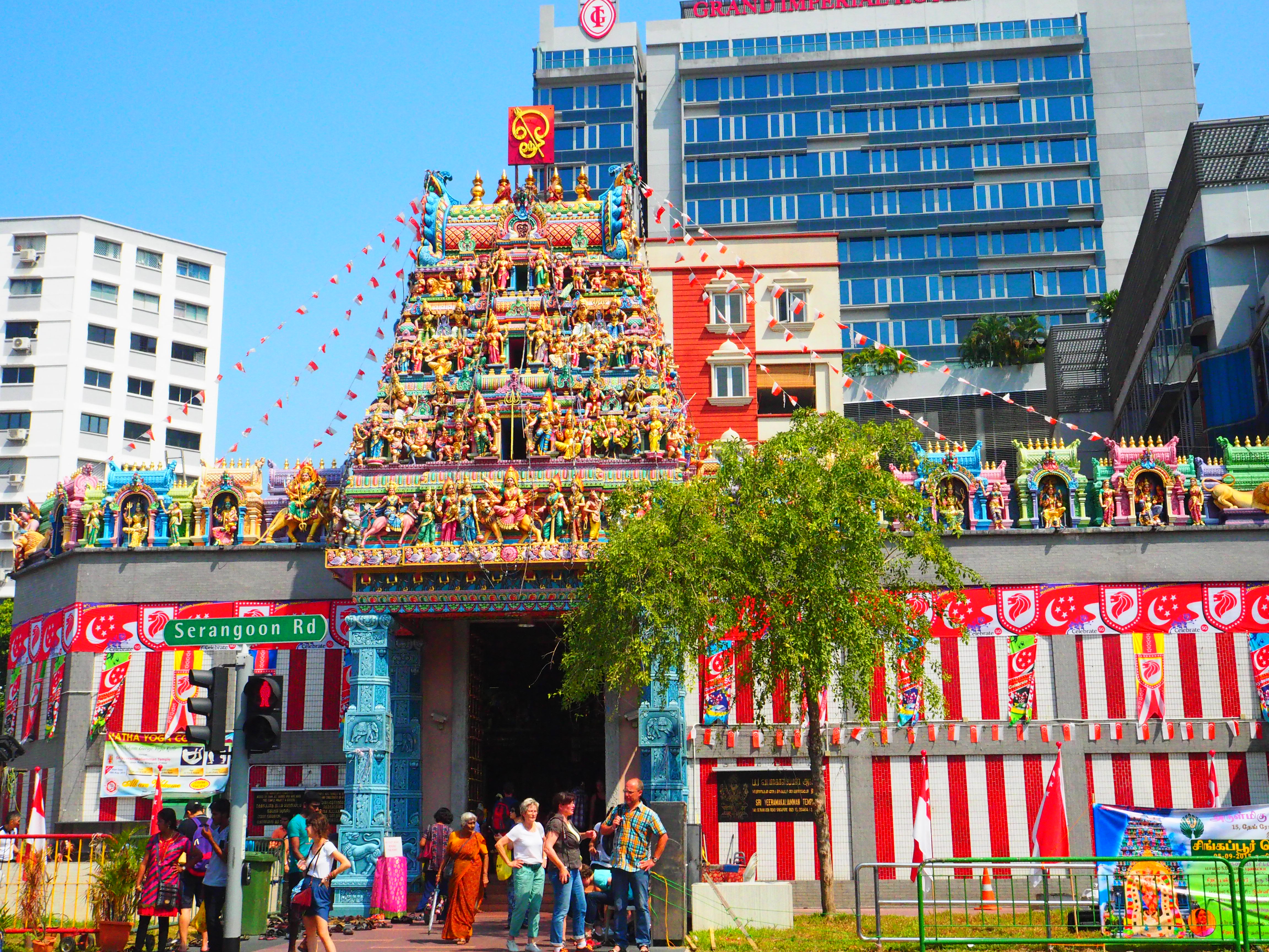 スリ・ヴィラマカリアマン寺院にてフォトタイム