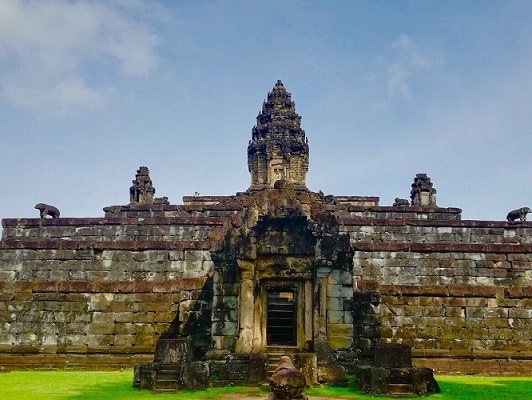 アンコール王朝以前の都「ロリュオス遺跡群」観光
