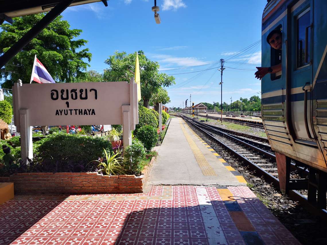 アユタヤ駅 到着