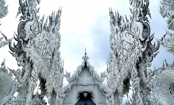 【チェンライ】見所まるまる観光！ワットロンクン(ホワイトテンプル)+ワットプラケオ+ワットロンスアテン（ブルーテンプル）+ゴールデントライアングルの川岸をご散策 +首長族の村訪問