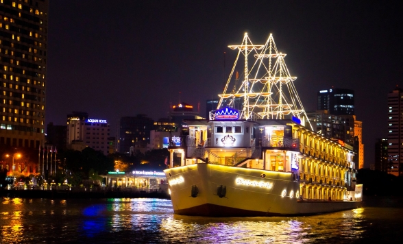 【ホーチミン・クルーズ】サイゴン川ディナークルーズ 「インドシナ・クイーン号（Indochina Queen）」