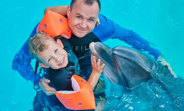 パタヤ・ドルフィナリウム＜イルカショー/イルカと泳げるプランあり/入場チケット＞