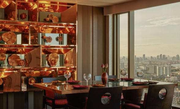 地上52階！バンヤンツリーバンコクの『サフロンレストラン』で楽しむタイ料理 5品コース