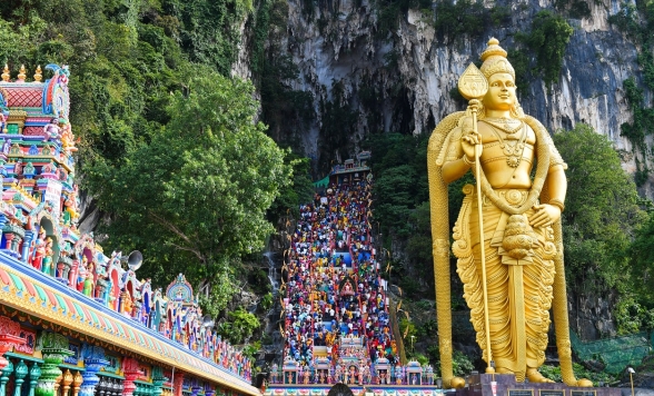 午後半日 イスラム美術館 ＆バツー洞窟