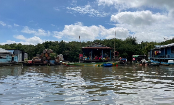 東南アジア最大の湖「トンレサップ湖（チュンクニア）」と庶民の台所「オールド・マーケット」<午前発>