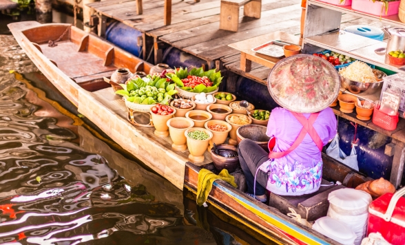 【貸切ツアー】ダムヌンサドゥアック水上マーケット +メークロン線路市場で列車乗車ツアー