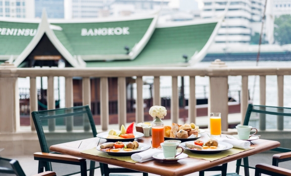5つ星ホテル「ザ・ペニンシュラ・バンコク」で味わう贅沢ビュッフェ