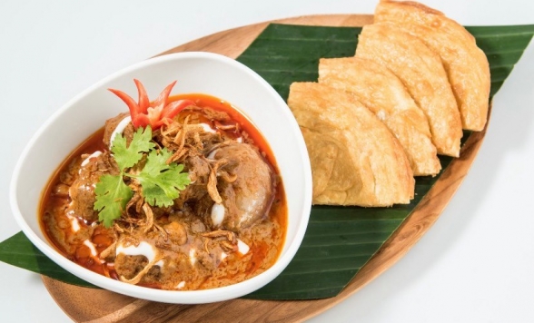 間違いなしの定番タイ料理店！Taling Pling（タリンプリン）で味わうマッサマンカレー＜ BTSトンロー駅から徒歩10分＞