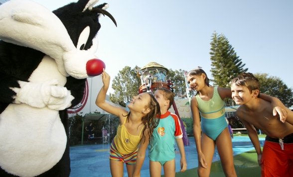 ゴールドコーストホテル⇔ムービーワールド送迎