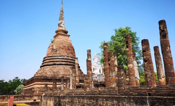 【スコータイ＆シーサッチャナライ】ユネスコ世界遺産「2大遺跡」を巡る 日帰りの旅