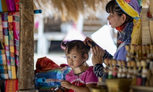 【チェンマイ】チェンマイのシンボル・ドイスープ寺院 + 首長族（カレン族）村 訪問 + 本格象乗り体験付き