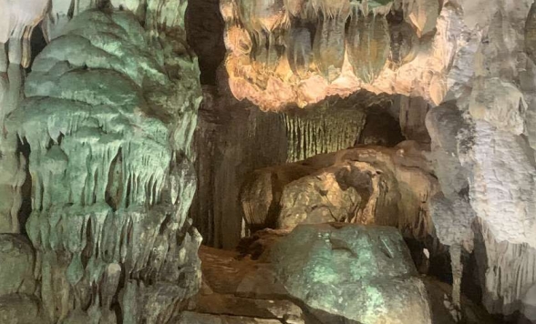 【フエ】世界遺産フォンニャケバン国立公園観光 天国の洞窟（ティエンドン洞窟）見学ツアー