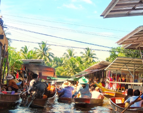 【貸切ツアー】『ダムヌンサドゥアック水上マーケット + メークロン線路市場で列車乗車ツアー 』