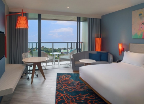 Holiday_Inn_Resort_Vana_Nava_Hua_Hin