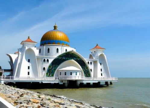 マラッカ海峡モスク(オランダ広場よりタクシーで10分程度)