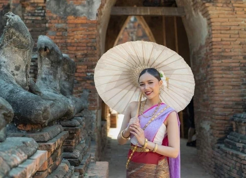 タイ民族衣装レンタル付き！世界遺産アユタヤ遺跡半日観光