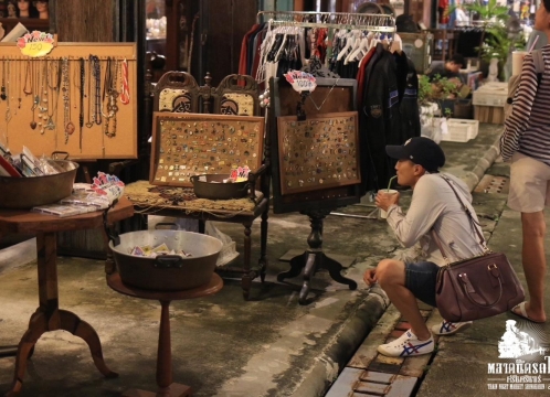 シーナカリン鉄道市場_タラートロットファイシーナカリン