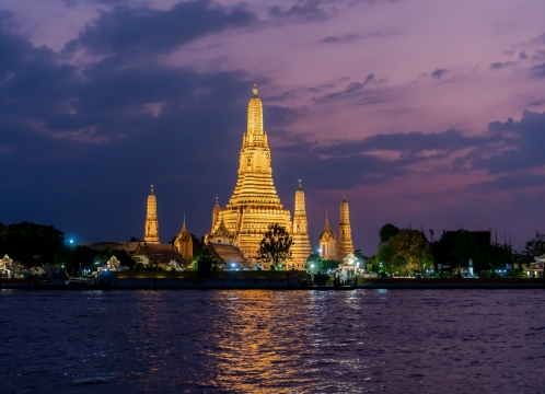 ワットアルンの夜景