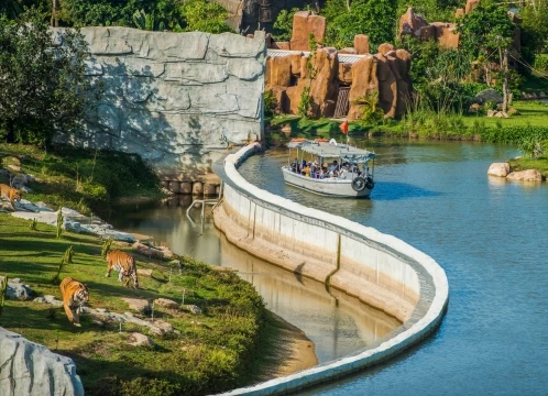 【ダナン発着】ベトナム中部最大級のエンターテイメント施設「ヴィンワンダーズ ナム ホイアン」＋ホイアン旧市街散策