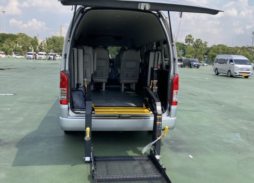 電動車椅子対応車両_空港送迎