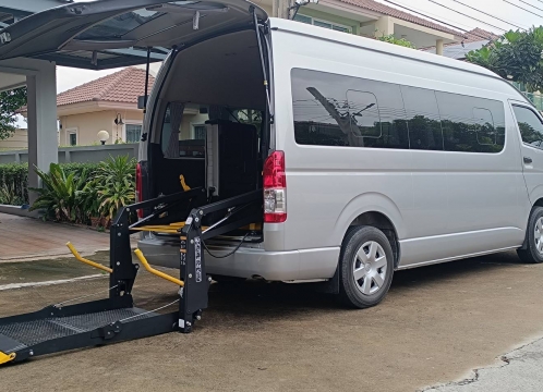 電動車椅子対応車両_空港送迎