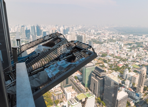 マハナコン_75階のI-Tilt