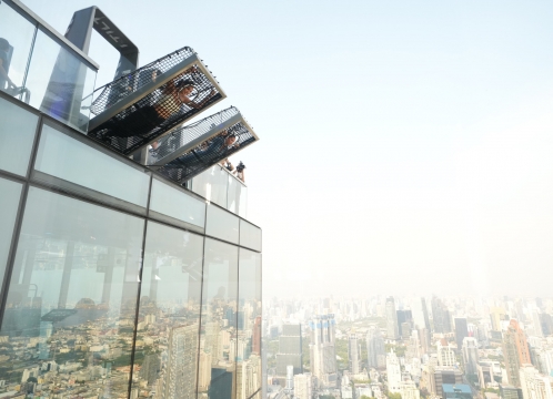 マハナコン_75階のI-Tilt