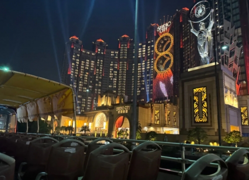 マカオ_オープントップバス