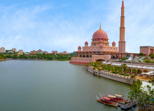 ピンクモスク（プトラモスク）