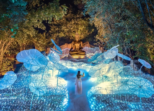 タイ伝統衣装フォト×イルミネーション