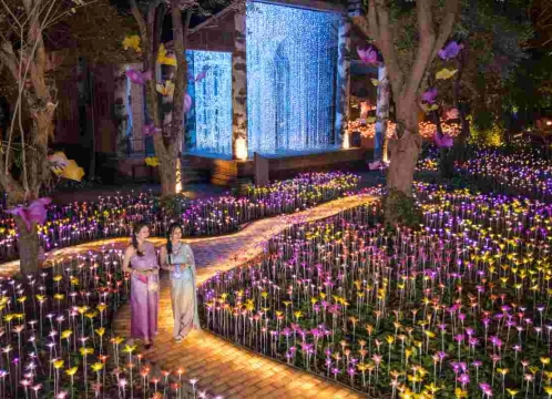 タイ伝統衣装フォト×イルミネーション